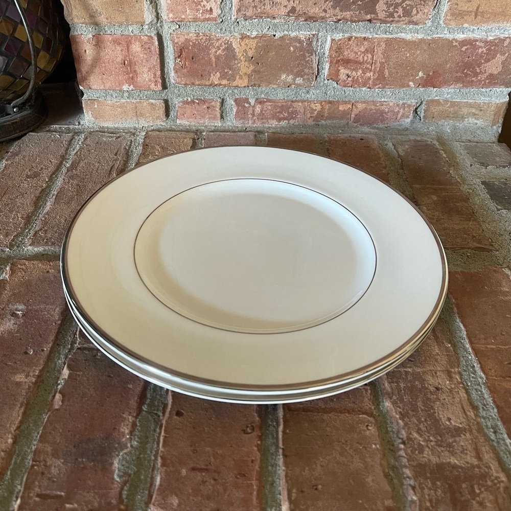 Vtg Royal Doulton English Fine Bone China Signet Dinner Plates Set of 2